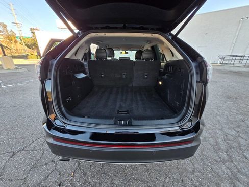 Used 2018 Ford Edge Titanium image 25