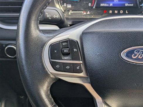Used 2024 Ford Explorer XLT image 18