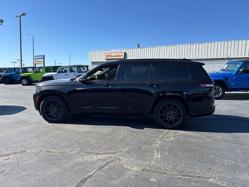 Used 2024 Jeep Grand Cherokee L Summit AWD/4WD image 3