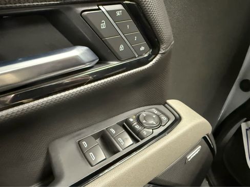 Used 2025 Chevrolet Silverado 2500 ZR2 w/ Technology Package image 19