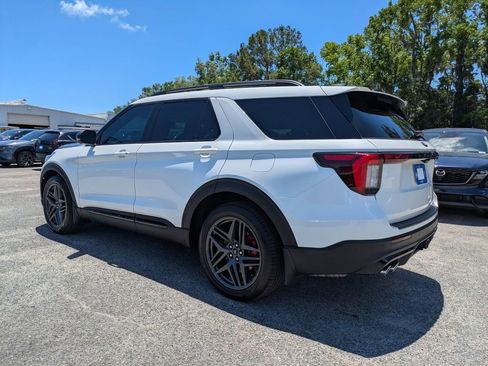 Used 2025 Ford Explorer ST AWD/4WD image 6