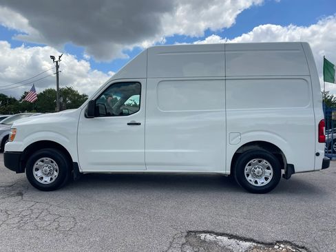 Used 2020 Nissan NV 2500 SV w/ Back Door Glass Package RWD image 3