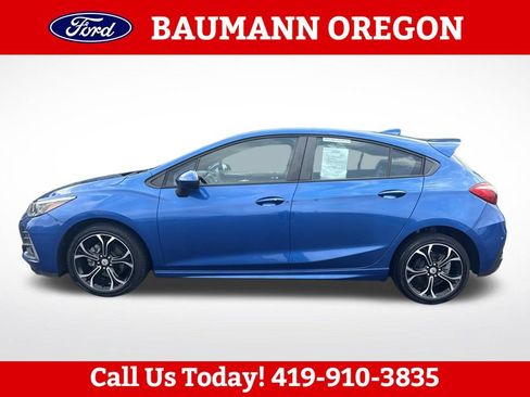 Used 2019 Chevrolet Cruze LT w/ Convenience Package FWD image 4