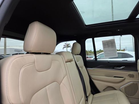 Used 2022 Jeep Grand Cherokee Limited 4xe w/ Luxury Tech Group II image 14