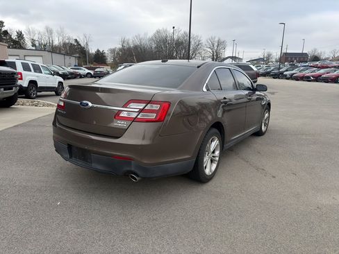Used 2015 Ford Taurus SEL image 3