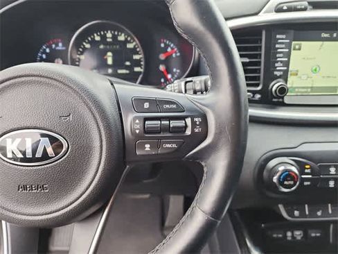 Used 2017 Kia Sorento SX image 23