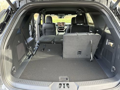 New 2026 Ford Explorer ST-Line w/ ST-Line Street Pack image 38