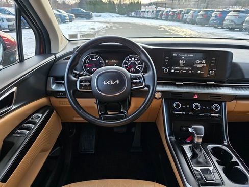 Certified 2024 Kia Carnival LX image 16