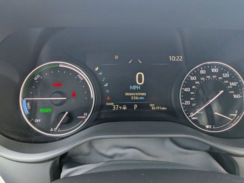 Used 2022 Toyota Sienna Limited image 17