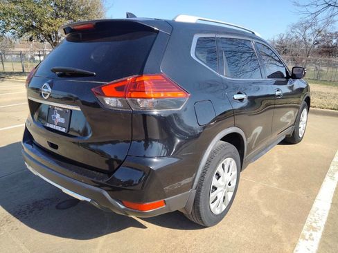 Used 2017 Nissan Rogue S w/ Appearance Package image 5