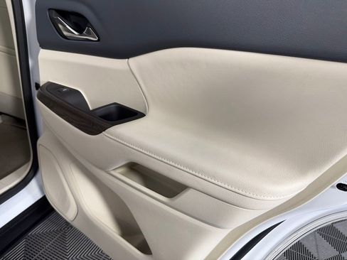 Used 2023 GMC Acadia Denali image 32