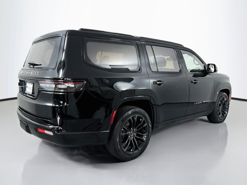 Used 2023 Jeep Grand Wagoneer Series II AWD/4WD image 7