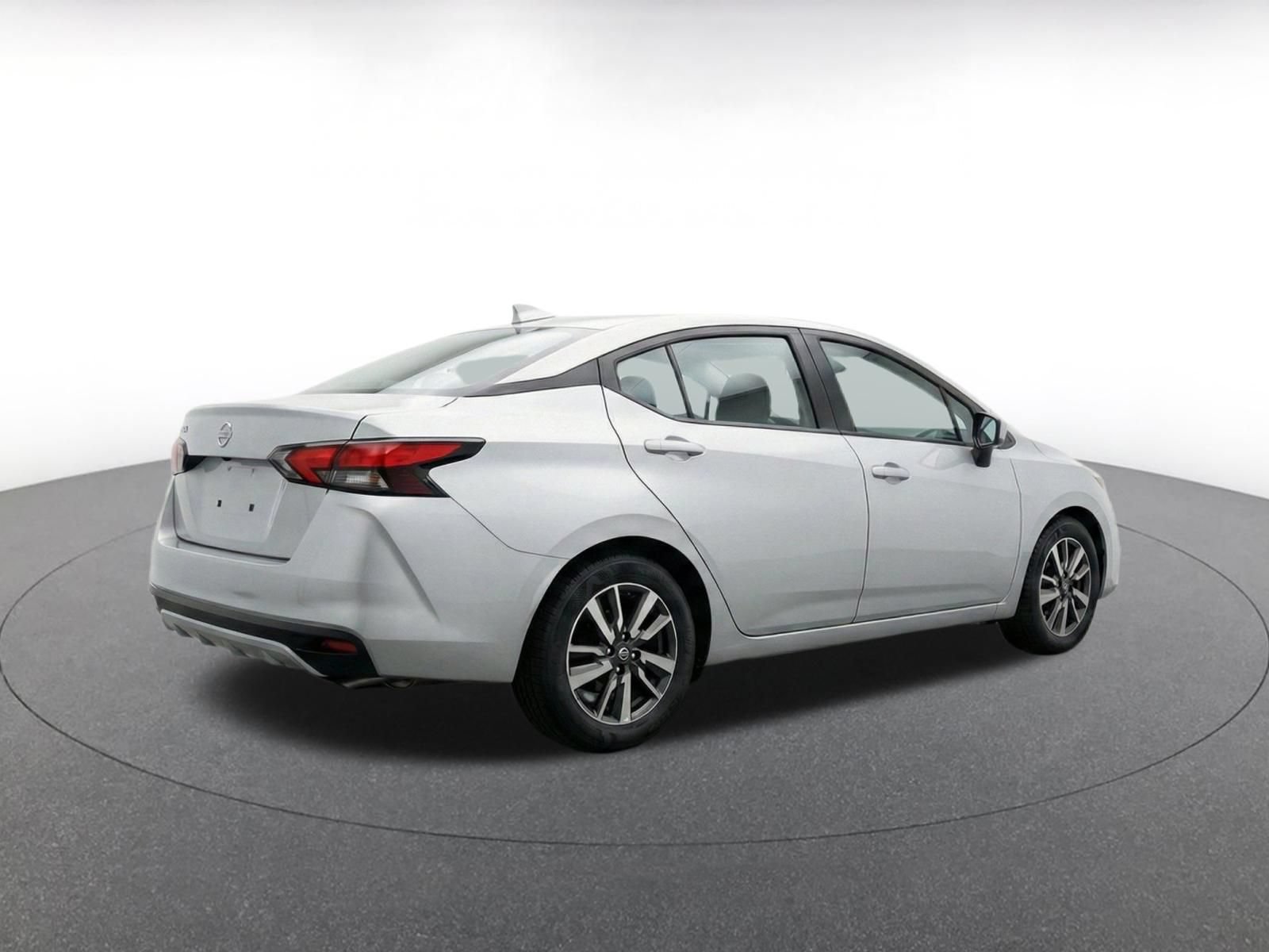 Used 2025 Nissan Versa SV FWD image 10