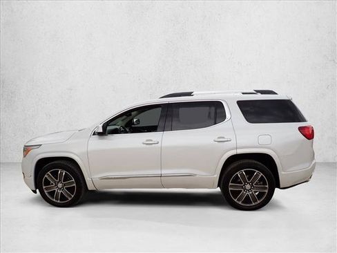 Used 2019 GMC Acadia Denali w/ Technology Package AWD/4WD image 2