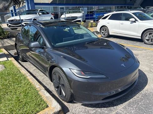 Used 2024 Tesla Model 3 Standard Range RWD image 3
