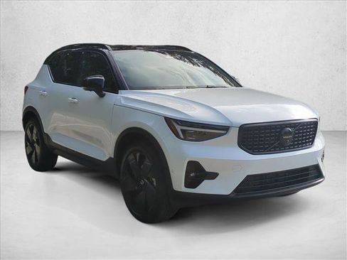 Used 2026 Volvo XC40 B5 Ultra w/ Protection Package Premier AWD/4WD image 3