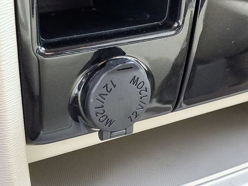 Used 2013 Toyota Sienna LE w/ Towing Pkg FWD image 24