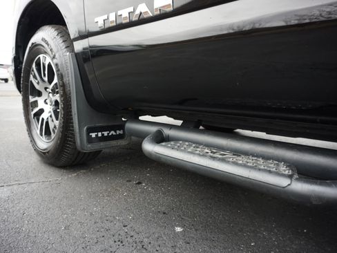 Used 2021 Nissan Titan SV w/ SV Convenience Package image 20
