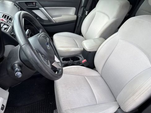 Used 2018 Subaru Forester 2.5i Premium w/ All-Weather Package image 19