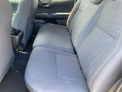 Used 2017 Toyota Tacoma TRD Off-Road w/ Tow Package image 10