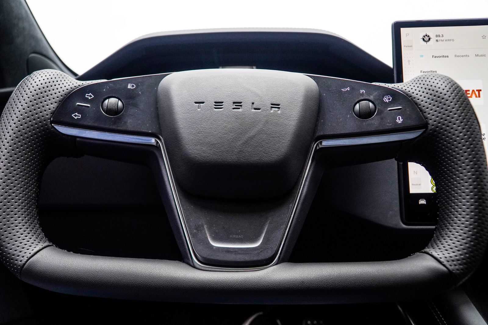 Used 2022 Tesla Model S AWD/4WD image 34