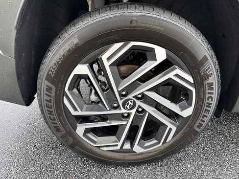 Certified 2026 Hyundai Tucson Limited AWD/4WD image 9