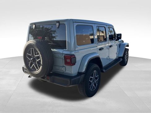 Used 2024 Jeep Wrangler Unlimited Sahara AWD/4WD image 8