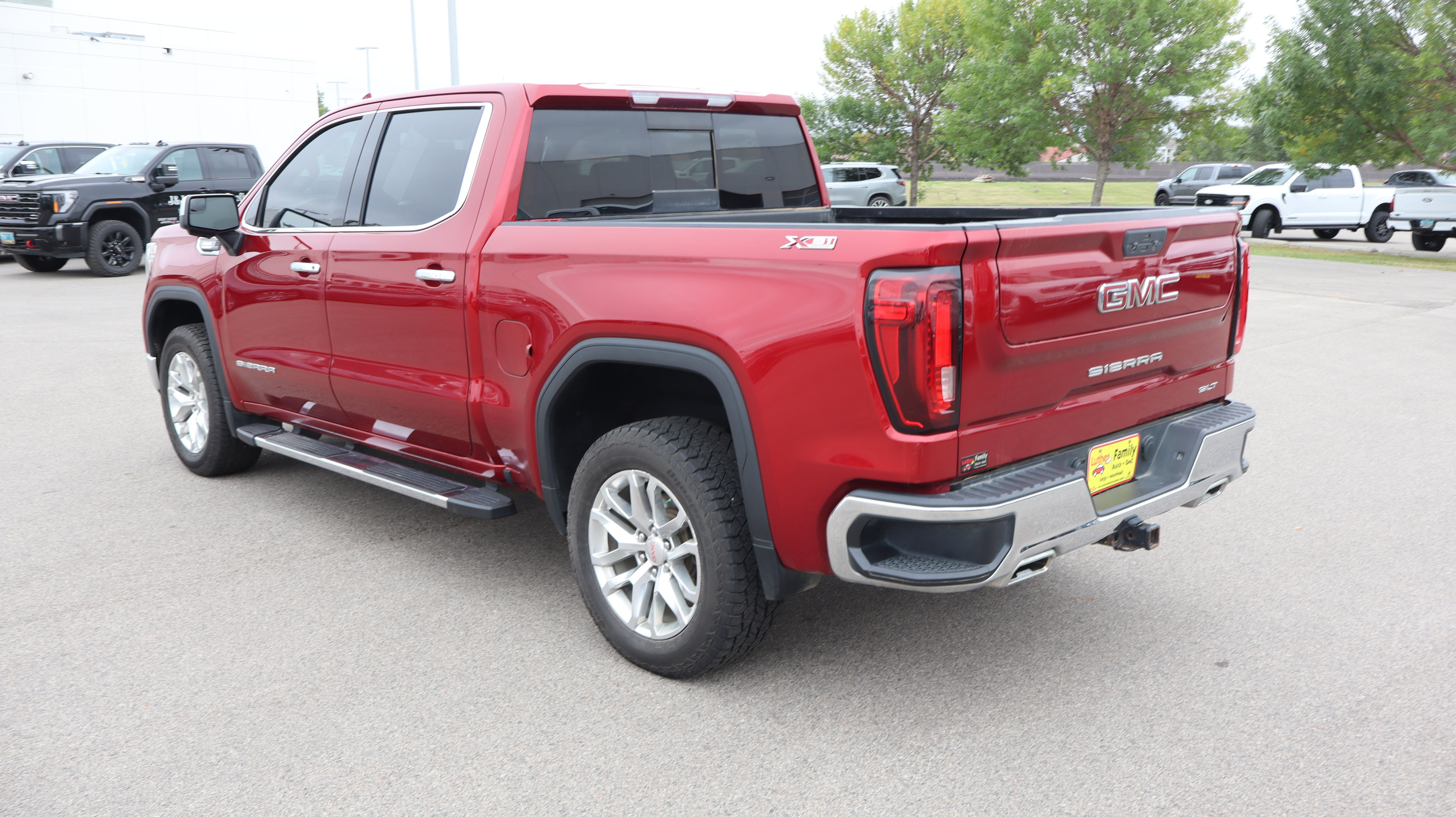 Used 2021 GMC Sierra 1500 SLT AWD/4WD image 5