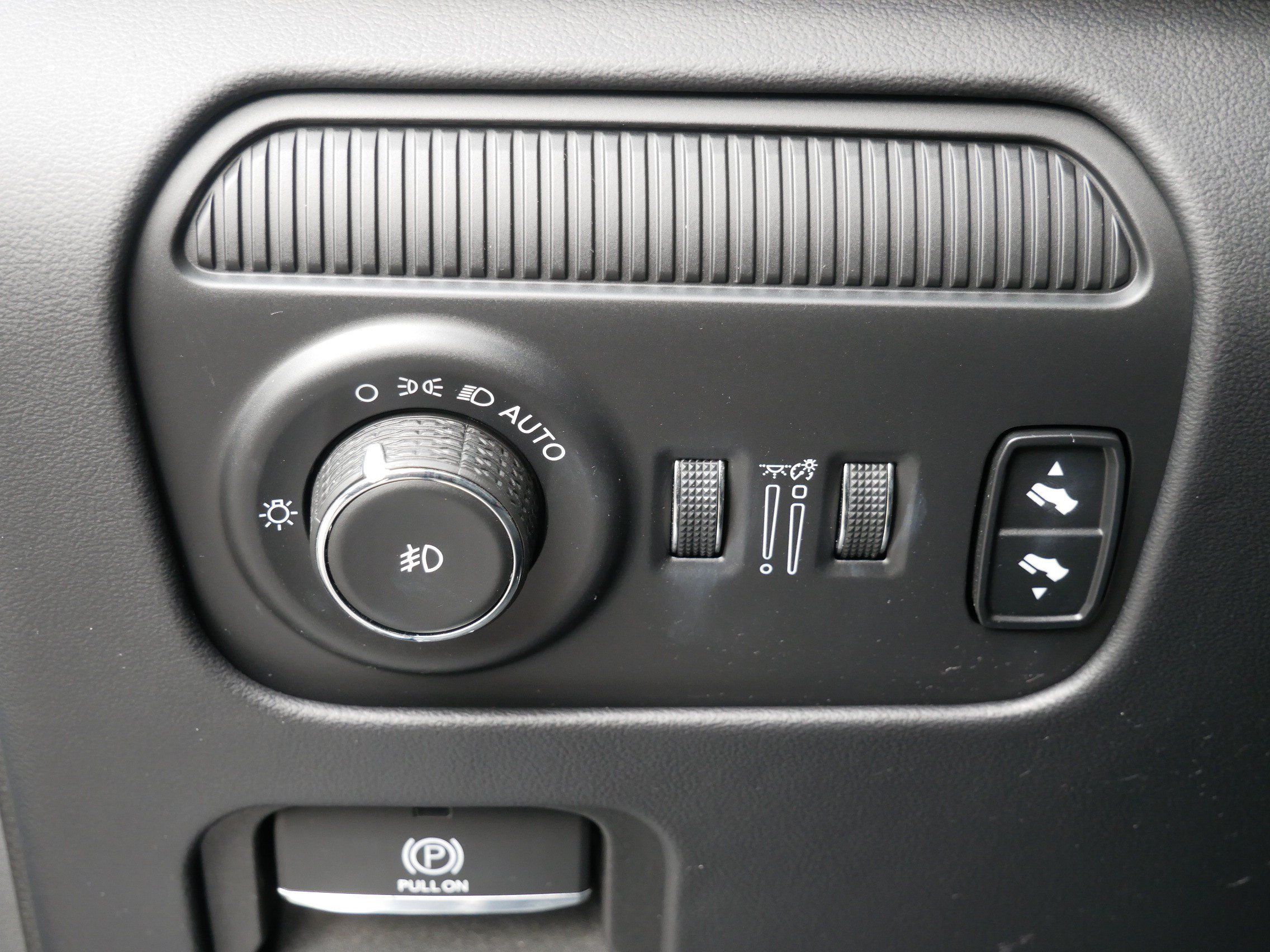 Used 2024 Jeep Grand Wagoneer L Series III w/ Rear Seat Video Group 1 AWD/4WD image 7