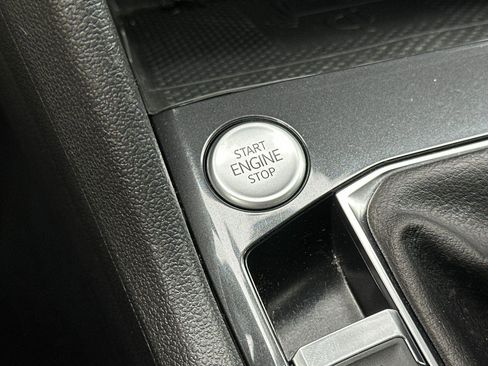 Used 2022 Volkswagen Tiguan SE R-Line image 26