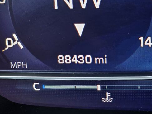 Used 2023 Chevrolet Tahoe RST image 35