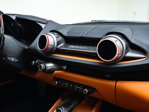 Used 2019 Ferrari 812 Superfast image 37