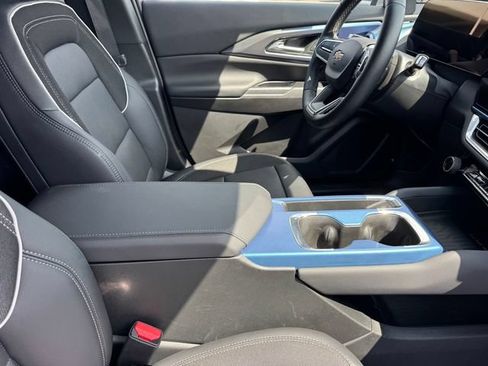 Used 2026 Chevrolet Equinox EV LT w/ Convenience Package II AWD/4WD image 6