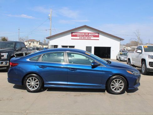 Used 2018 Hyundai Sonata SE image 1
