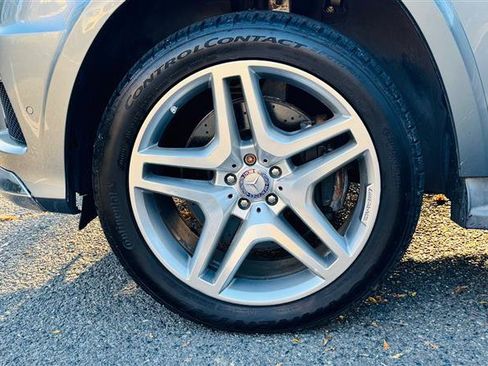 Used 2014 Mercedes-Benz GL 550 4MATIC image 16