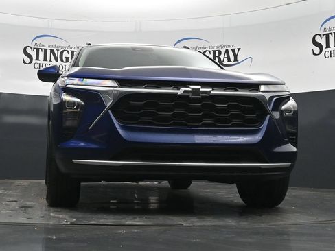 Used 2024 Chevrolet Trax LT w/ Driver Confidence Package FWD image 27