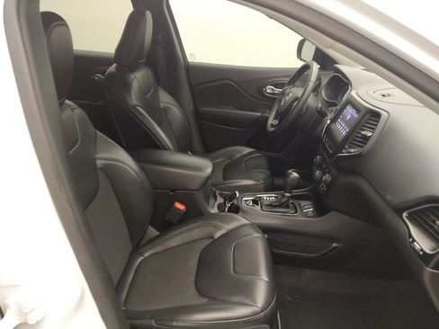 Used 2020 Jeep Cherokee Latitude Plus FWD image 21