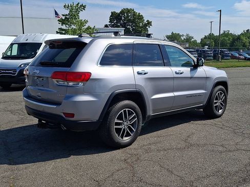 Used 2018 Jeep Grand Cherokee Limited AWD/4WD image 9