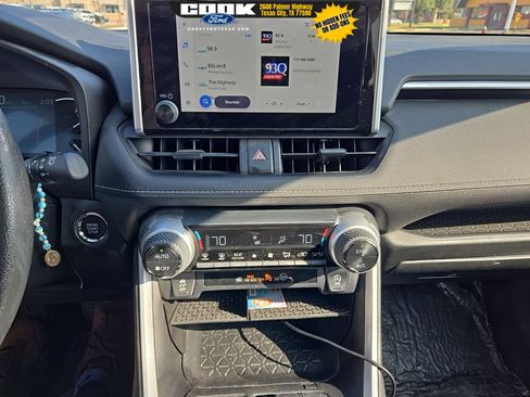 Used 2023 Toyota RAV4 XLE image 7