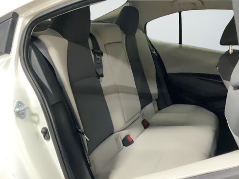 Used 2021 Toyota Corolla LE FWD image 21