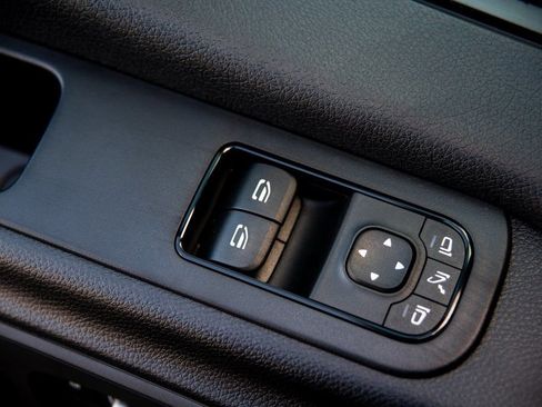 Used 2025 Mercedes-Benz Sprinter 2500 image 21