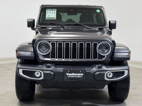 Used 2025 Jeep Wrangler Unlimited Sahara AWD/4WD image 2
