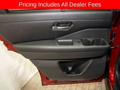 Used 2024 Nissan Pathfinder SL w/ SL Premium Package FWD image 13