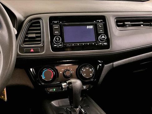 Used 2020 Honda HR-V LX image 6