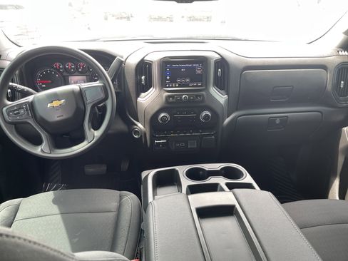 Used 2025 Chevrolet Silverado 2500 Custom w/ Custom Value Package AWD/4WD image 15