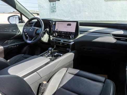 Used 2024 Lexus RX 350 w/ Convenience Package AWD/4WD image 40