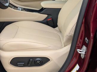 New 2025 Jeep Grand Cherokee Limited video 4