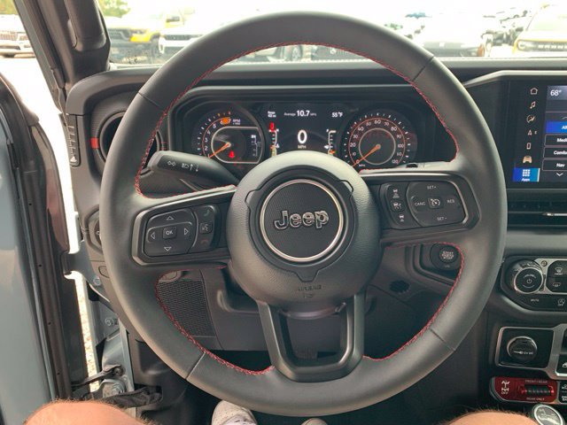 Used 2024 Jeep Wrangler Rubicon AWD/4WD image 23