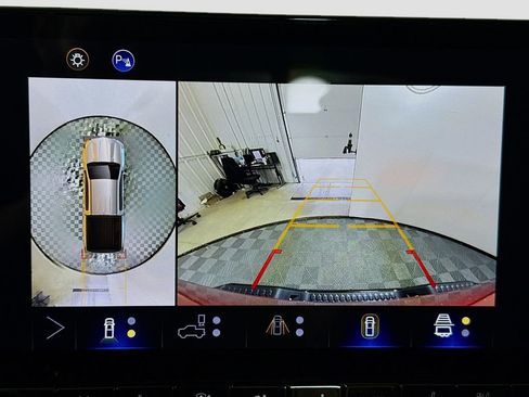 Used 2024 Chevrolet Colorado Z71 w/ Z71 Convenience Package 2 image 14