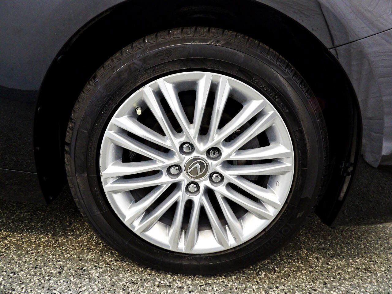 Used 2015 Lexus ES 350 w/ Luxury Package FWD image 23